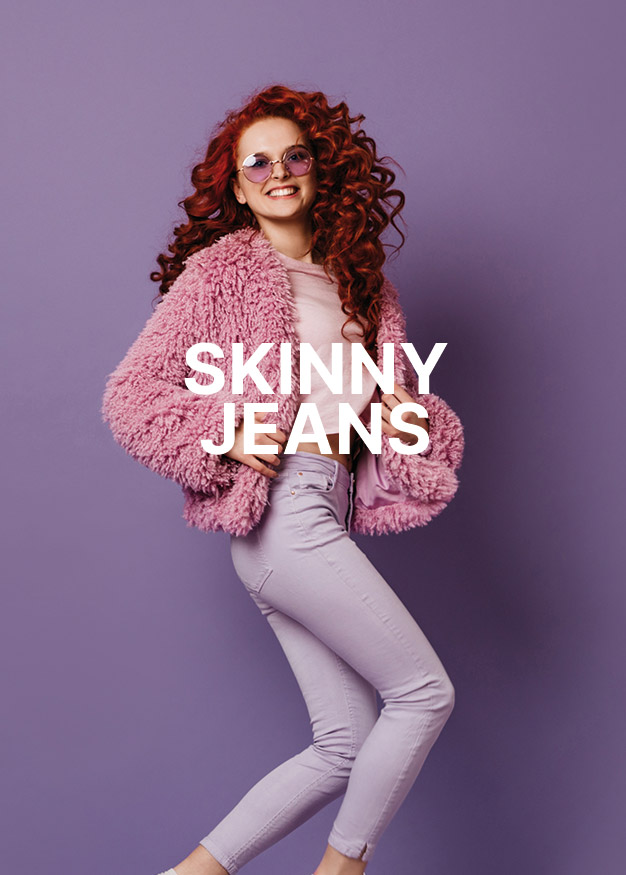 Dame mit violetter skinny Jeans