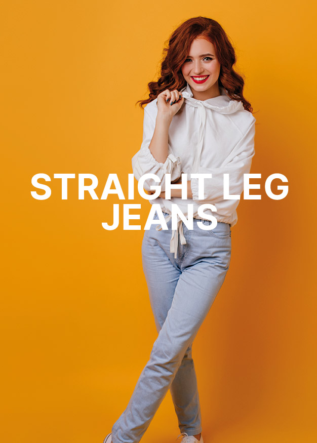 Dame mit hellblauer straight leg Jeans